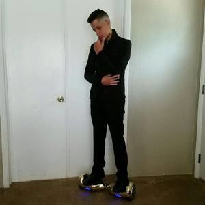 Meet your Posher, Manuel